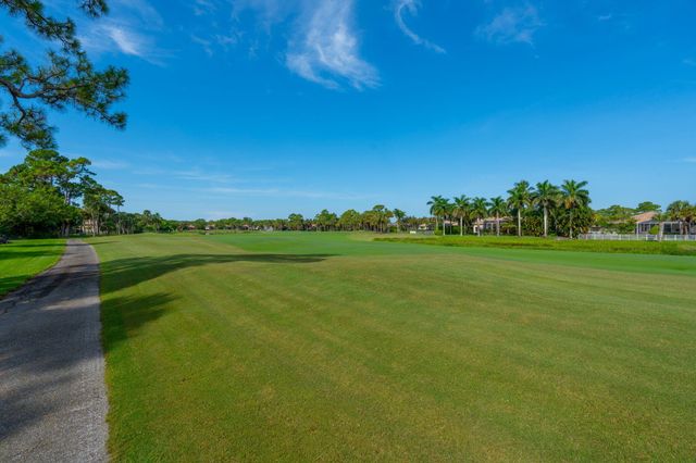 7903 Ironhorse Boulevard, West Palm Beach, FL 33412