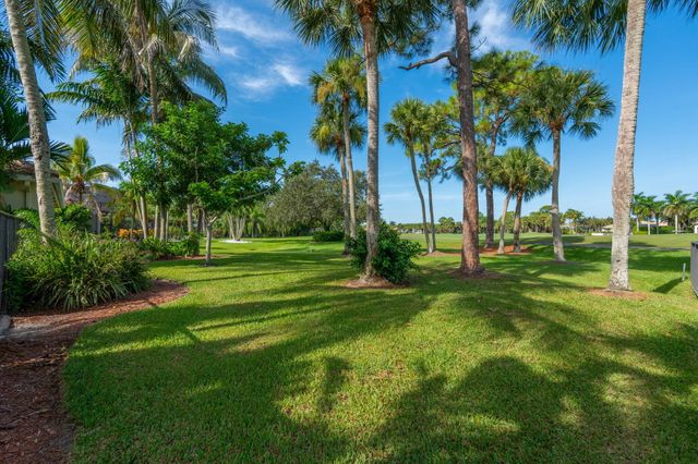 7903 Ironhorse Boulevard, West Palm Beach, FL 33412