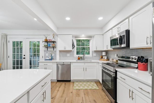 140 Amherst Place NW, Atlanta, GA 30327