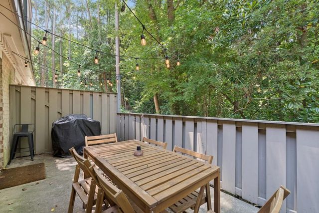 140 Amherst Place NW, Atlanta, GA 30327