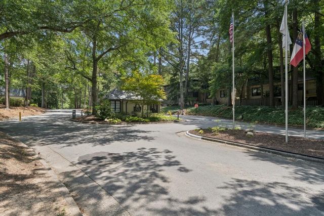 140 Amherst Place NW, Atlanta, GA 30327