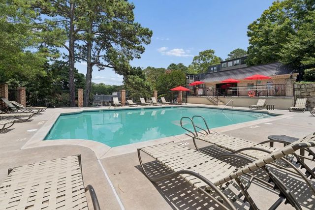 140 Amherst Place NW, Atlanta, GA 30327