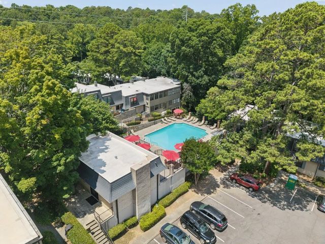 140 Amherst Place NW, Atlanta, GA 30327