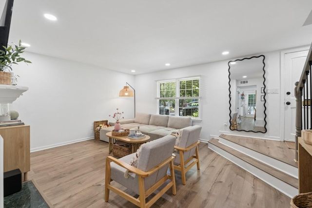 140 Amherst Place NW, Atlanta, GA 30327