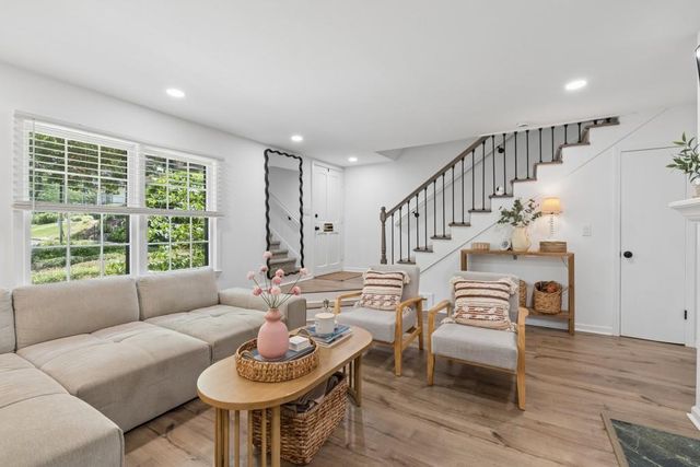 140 Amherst Place NW, Atlanta, GA 30327