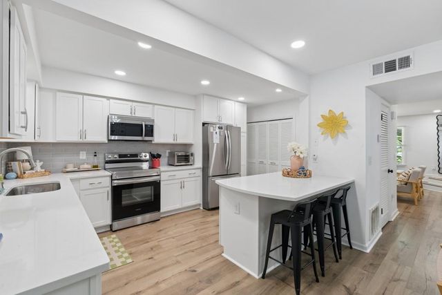 140 Amherst Place NW, Atlanta, GA 30327