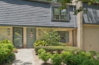 140 Amherst Place NW, Atlanta, GA 30327