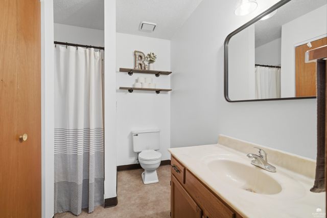 2000 Huntington Square, Manhattan, KS 66503