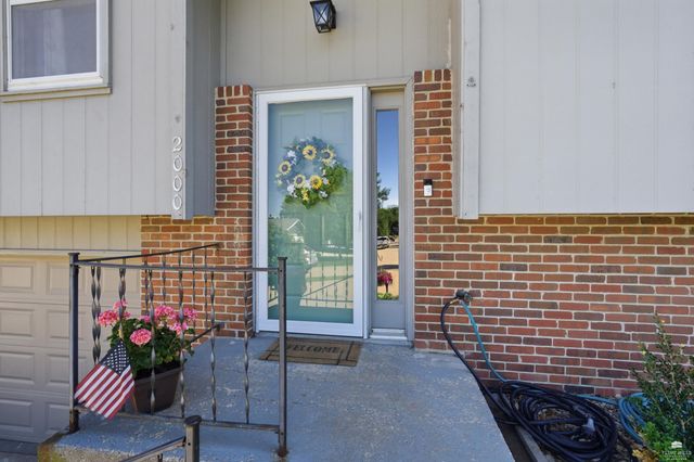 2000 Huntington Square, Manhattan, KS 66503
