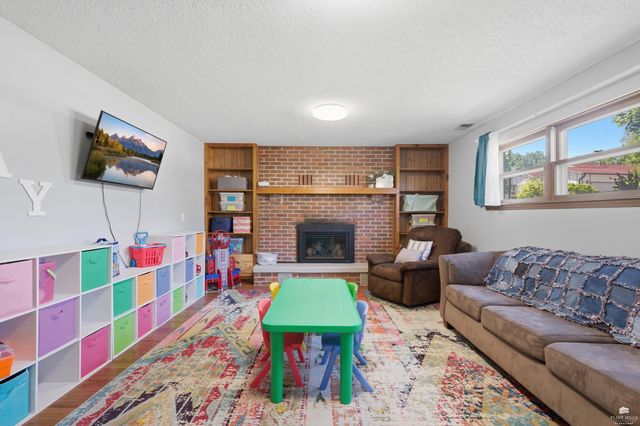 2000 Huntington Square, Manhattan, KS 66503