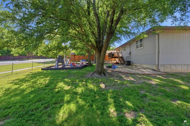2000 Huntington Square, Manhattan, KS 66503