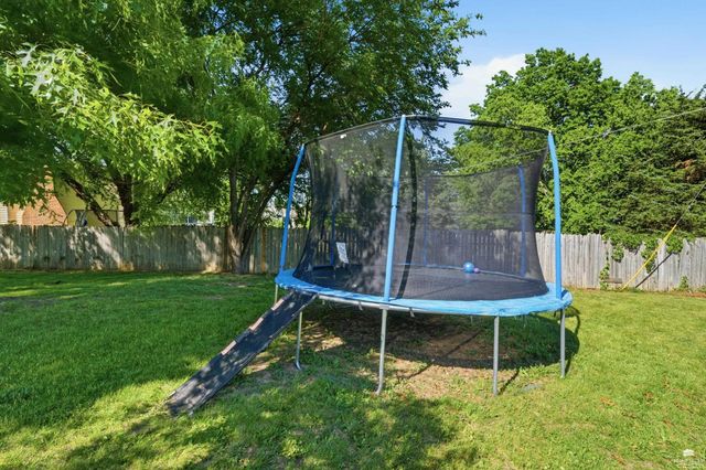2000 Huntington Square, Manhattan, KS 66503
