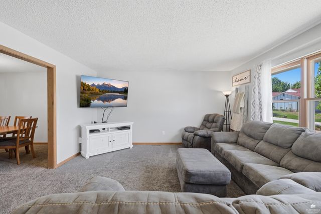 2000 Huntington Square, Manhattan, KS 66503