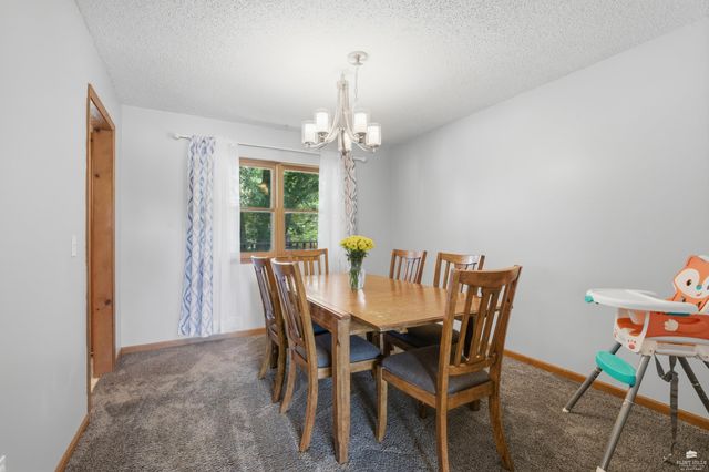 2000 Huntington Square, Manhattan, KS 66503
