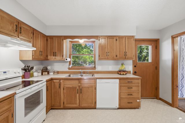 2000 Huntington Square, Manhattan, KS 66503