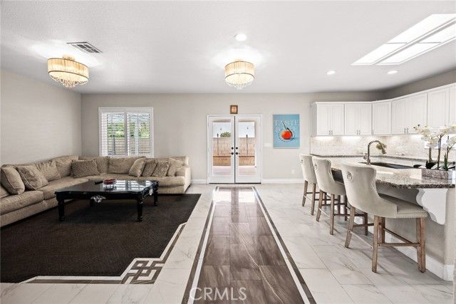 125 E Saint Andrews, Ontario, CA 91761