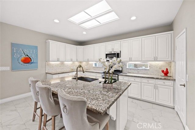 125 E Saint Andrews, Ontario, CA 91761