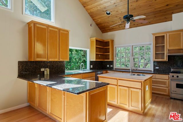 20912 Fontaine Road, Topanga (los Angeles), CA 90290