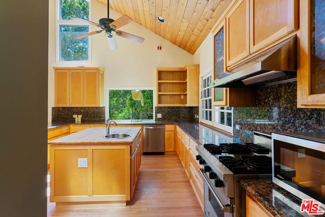 20912 Fontaine Road, Topanga (los Angeles), CA 90290
