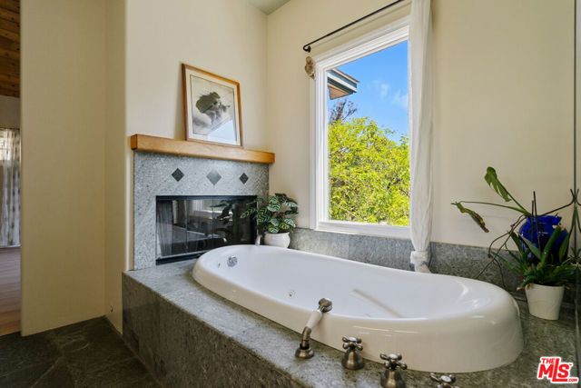 20912 Fontaine Road, Topanga (los Angeles), CA 90290