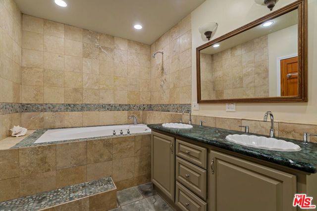 20912 Fontaine Road, Topanga (los Angeles), CA 90290
