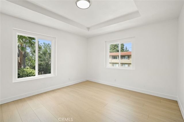 7010 Lennox Avenue B, Van Nuys, CA 91405