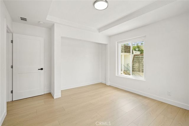 7010 Lennox Avenue B, Van Nuys, CA 91405