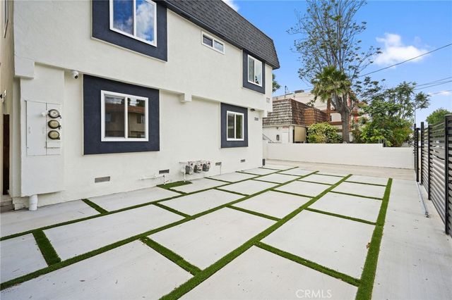 7010 Lennox Avenue B, Van Nuys, CA 91405