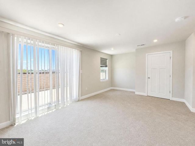 13993 AIRFOIL RD, Herndon, VA 20171