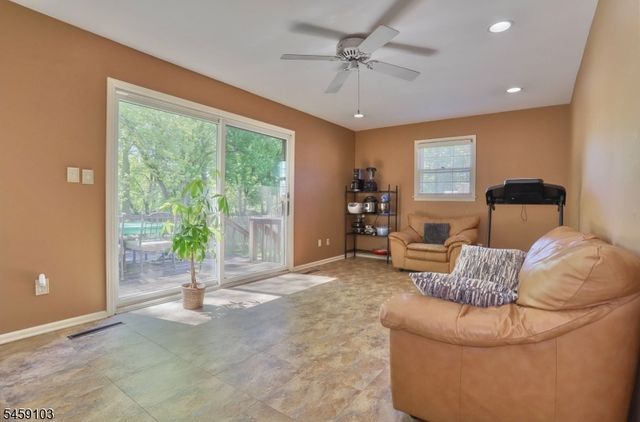 93 Summit Ct, Westfield Town, NJ 07090