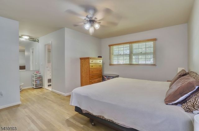 93 Summit Ct, Westfield Town, NJ 07090