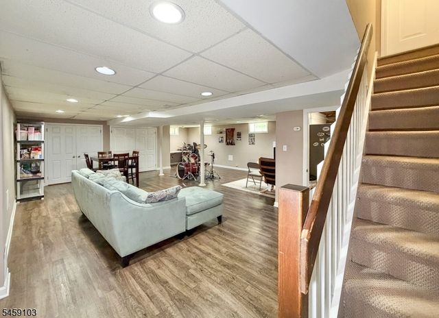 93 Summit Ct, Westfield Town, NJ 07090