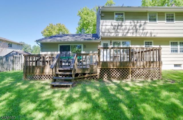 93 Summit Ct, Westfield Town, NJ 07090