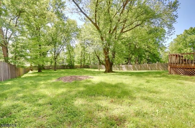 93 Summit Ct, Westfield Town, NJ 07090