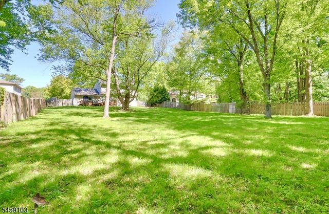 93 Summit Ct, Westfield Town, NJ 07090
