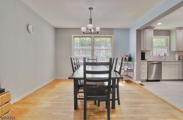 93 Summit Ct, Westfield Town, NJ 07090