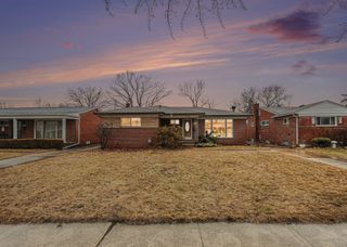 27657 Lorraine Avenue, Warren, MI 48093