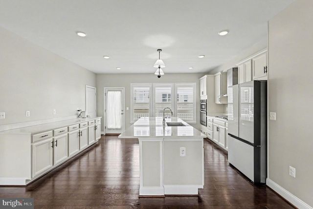 1857 SHADDING BAY LN, Dumfries, VA 22026