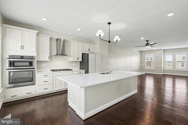 1857 SHADDING BAY LN, Dumfries, VA 22026