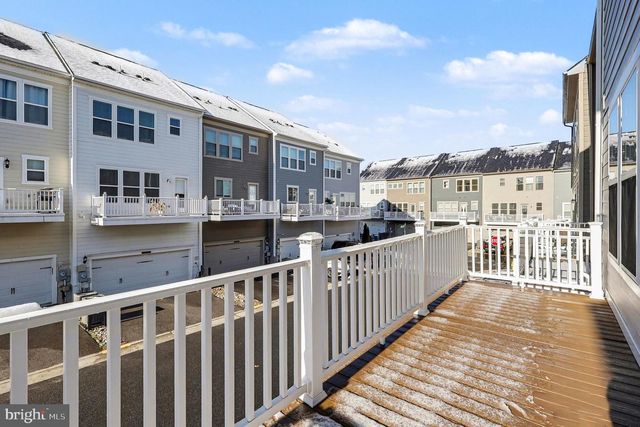 1857 SHADDING BAY LN, Dumfries, VA 22026