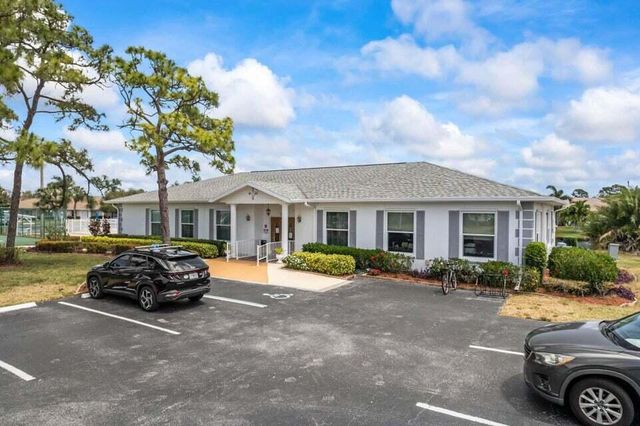 1238 S Lakes End Drive B, Fort Pierce, FL 34982