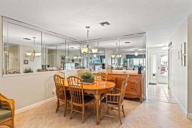 1238 S Lakes End Drive B, Fort Pierce, FL 34982