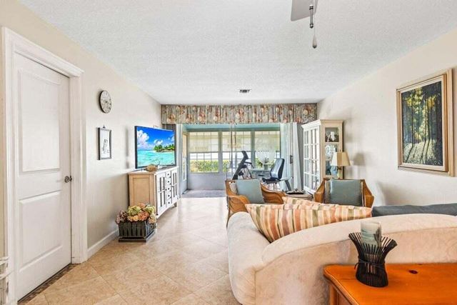 1238 S Lakes End Drive B, Fort Pierce, FL 34982