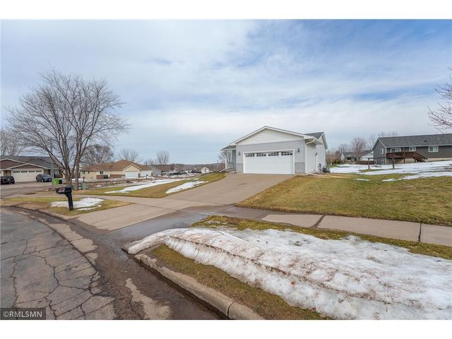 3235 West Ridge Drive, Eau Claire, WI 54703
