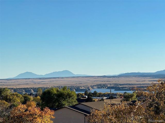 893 S Greenway Avenue, Pueblo, CO 81007