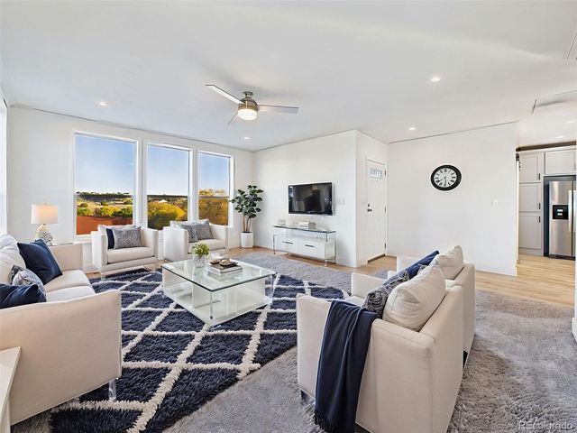 893 S Greenway Avenue, Pueblo, CO 81007