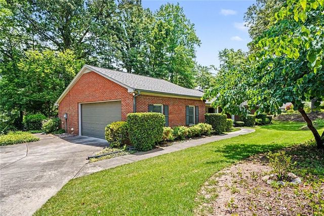 100 Springridge Court, Peachtree City, GA 30269