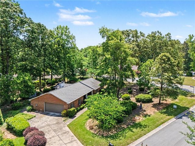 100 Springridge Court, Peachtree City, GA 30269