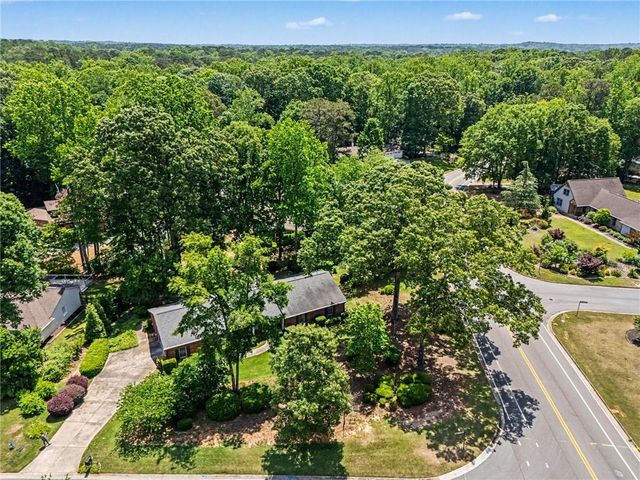 100 Springridge Court, Peachtree City, GA 30269