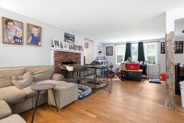 31 Chagnon Lane, Hudson, NH 03051